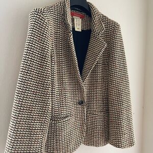 Chic Black and White Women's Blazer